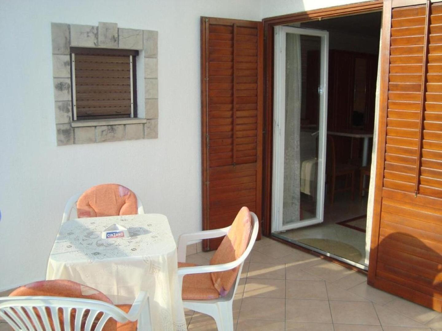 Apartment Marie Omisalj Exterior photo